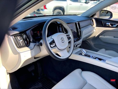 Used 2022 Volvo XC60 B5 Inscription w/ Advanced Package image 16