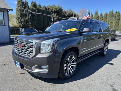 Used 2018 GMC Yukon XL Denali w/ Denali Ultimate Package image 4