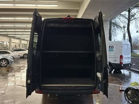 Used 2023 Mercedes-Benz Sprinter 3500 image 7