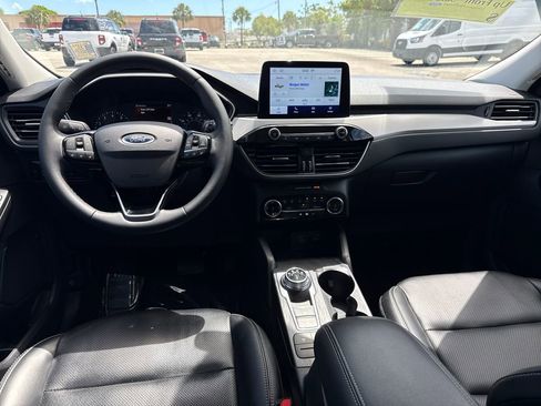 Used 2022 Ford Escape SEL image 6