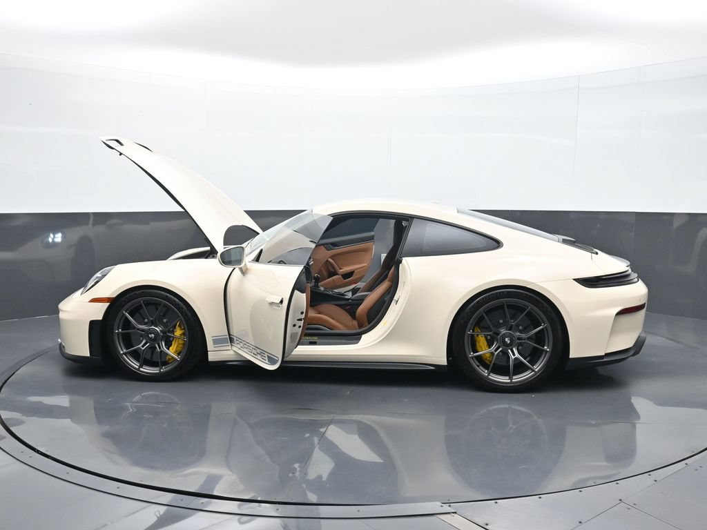 Certified 2026 Porsche 911 GT3 RWD image 25