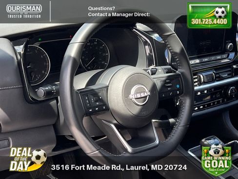 Used 2025 Nissan Pathfinder SV AWD/4WD image 10