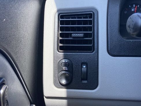 Used 2005 Chevrolet Equinox LT w/ Preferred Equipment Group AWD/4WD image 11