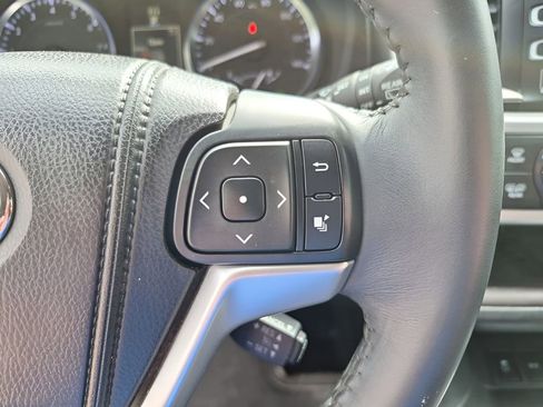 Used 2014 Toyota Highlander Limited image 35