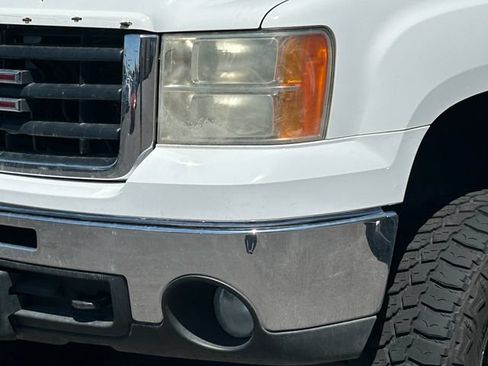 Used 2011 GMC Sierra 1500 SLT w/ Suspension Package, Off-Road AWD/4WD image 5