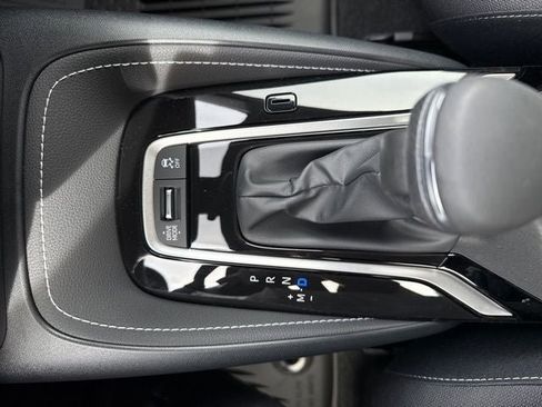 Used 2025 Toyota Corolla SE w/ SE Package image 29