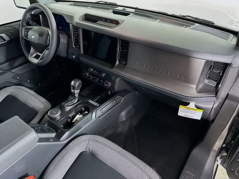 New 2025 Ford Bronco 4-Door image 30