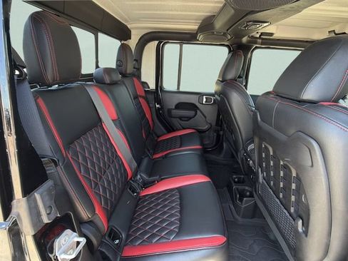 Used 2022 Jeep Gladiator Rubicon w/ Cold Weather Group AWD/4WD image 12