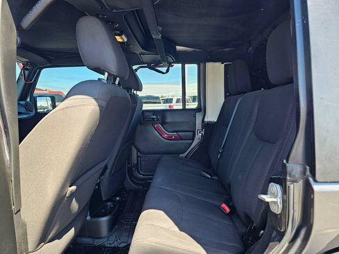 Used 2018 Jeep Wrangler Unlimited Sport S AWD/4WD image 17