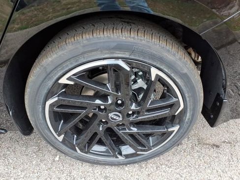 New 2026 Nissan Sentra SR image 4