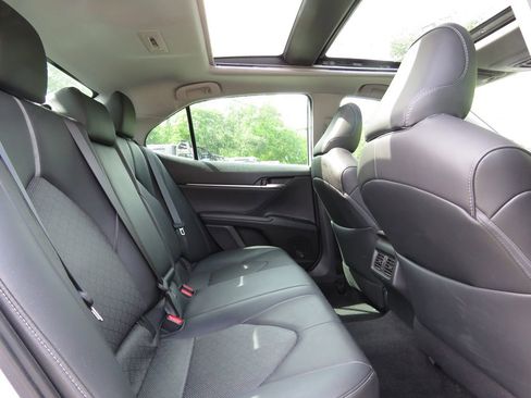 Used 2019 Toyota Camry XSE w/ Navigation Package FWD image 16