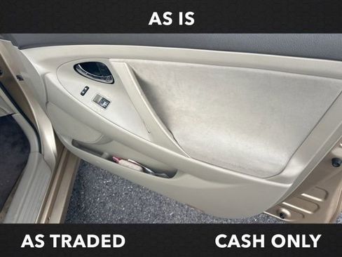 Used 2011 Toyota Camry LE image 22