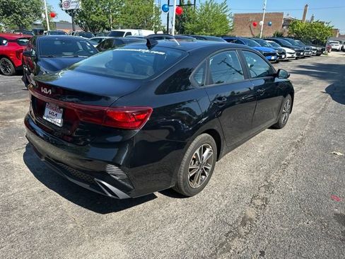 Used 2022 Kia Forte LXS FWD image 4