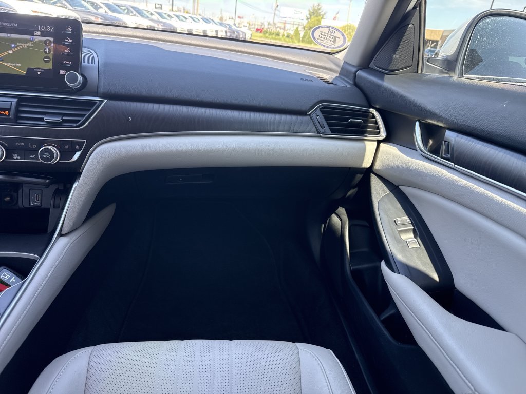 Used 2020 Honda Accord Touring image 16