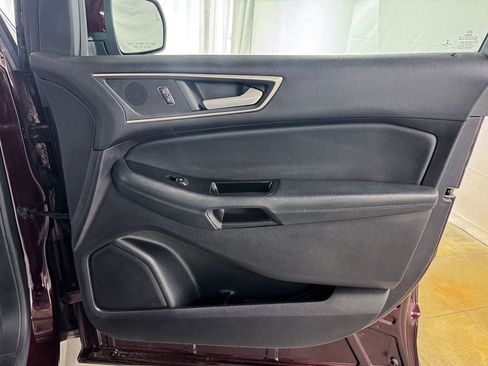 Used 2019 Ford Edge SEL w/ Equipment Group 201A AWD/4WD image 17