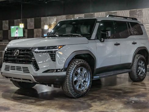 Used 2024 Lexus GX 550 AWD/4WD image 7