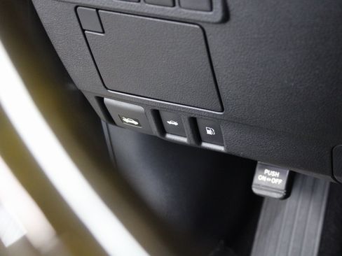 Used 2018 Lexus ES 300h image 33