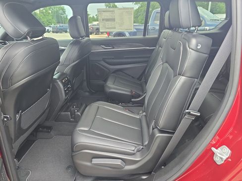 New 2025 Jeep Grand Cherokee L Limited w/ Black Appearance Package image 36