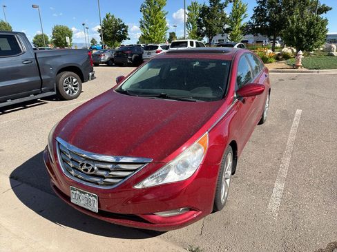 Used 2011 Hyundai Sonata SE w/ Navigation & Sunroof Pkg 4 FWD image 1
