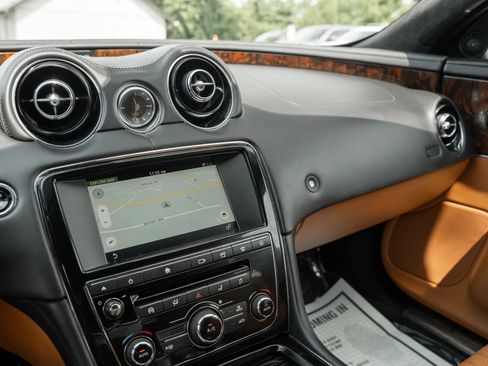 Used 2017 Jaguar XJ L Portfolio AWD/4WD image 30