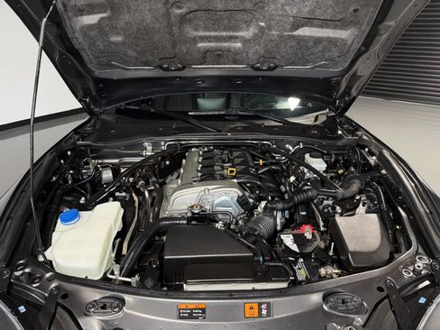 Used 2016 MAZDA MX-5 Miata Club RWD image 8