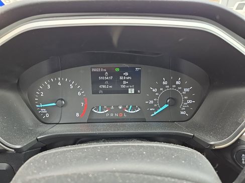 Used 2022 Ford Escape SE w/ SE Sport Appearance Package image 8