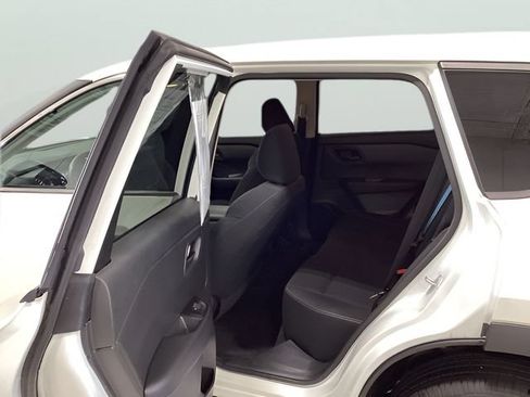 Used 2024 Nissan Rogue S AWD/4WD image 12
