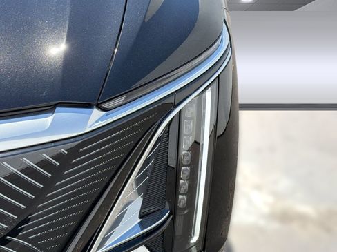 Certified 2024 Cadillac Lyriq Tech w/ Driver Assist Package AWD/4WD image 10
