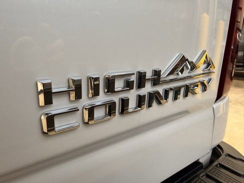 Used 2023 Chevrolet Silverado 3500 High Country image 13