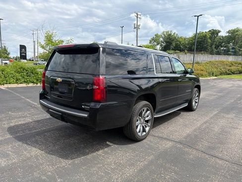 Used 2017 Chevrolet Suburban Premier AWD/4WD image 22