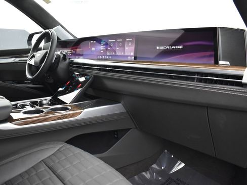 Certified 2025 Cadillac Escalade Sport Platinum image 42