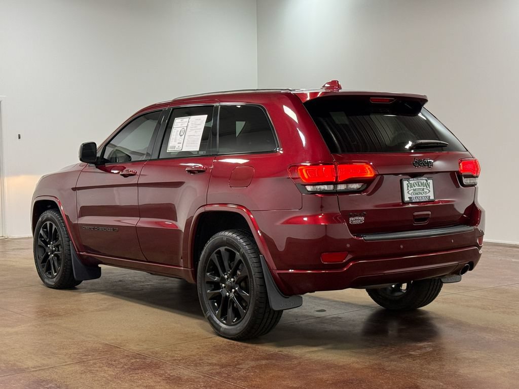 Used 2022 Jeep Grand Cherokee Laredo X AWD/4WD image 5