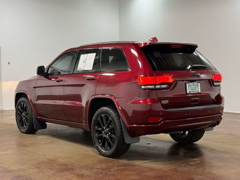 Used 2022 Jeep Grand Cherokee Laredo X AWD/4WD image 5