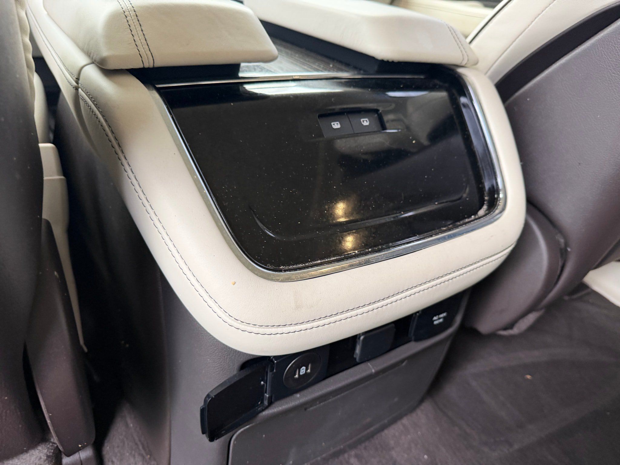 Used 2024 Lincoln Navigator L Black Label AWD/4WD image 10