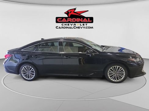 Used 2019 Toyota Avalon Limited w/ Advanced Safety Package FWD image 2