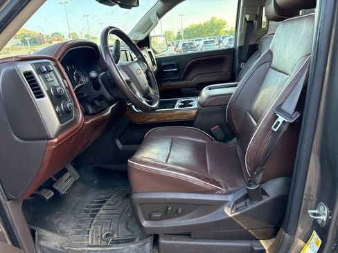 Used 2015 Chevrolet Silverado 1500 High Country w/ High Country Premium Package AWD/4WD image 19