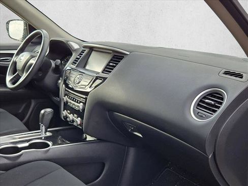 Used 2018 Nissan Pathfinder SV image 21