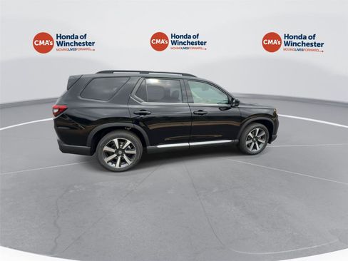 Certified 2025 Honda Pilot Touring image 8