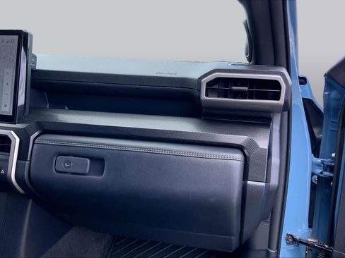 Used 2025 Toyota 4Runner Limited AWD/4WD image 18
