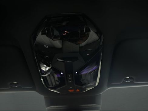 Used 2023 BMW 760i xDrive w/ Executive Package image 51