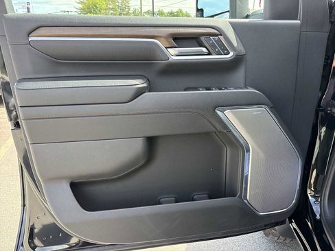 Used 2024 Chevrolet Silverado 3500 High Country w/ High Country Premium Package AWD/4WD image 23
