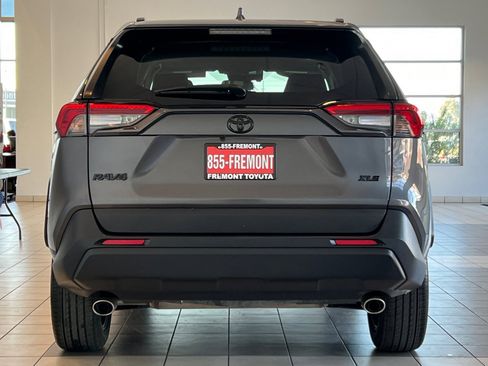 Certified 2022 Toyota RAV4 XLE Premium image 5