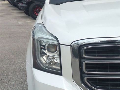 Used 2018 GMC Yukon SLT w/ HD Trailering Package image 10