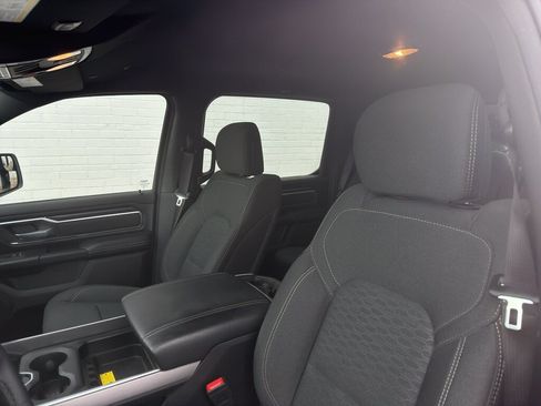 Used 2025 RAM 1500 Big Horn AWD/4WD image 7