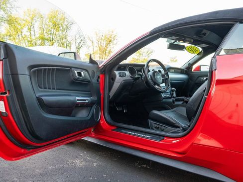 Used 2020 Ford Mustang GT Premium image 14