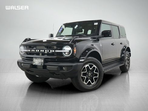 Used 2025 Ford Bronco Outer Banks AWD/4WD image 1