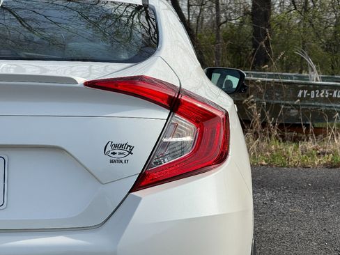 Used 2017 Honda Civic EX-T image 9