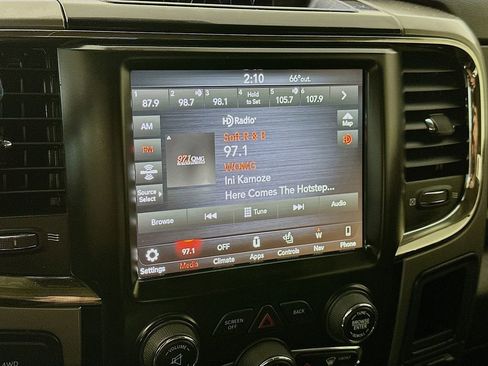 Used 2018 RAM 2500 Laramie w/ Sport Appearance Group AWD/4WD image 17