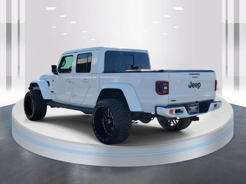 Used 2022 Jeep Gladiator Overland image 4