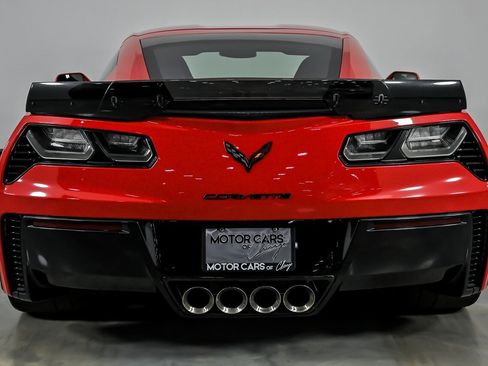 Used 2016 Chevrolet Corvette Z06 w/ 3LZ Preferred Equipment Group RWD image 11